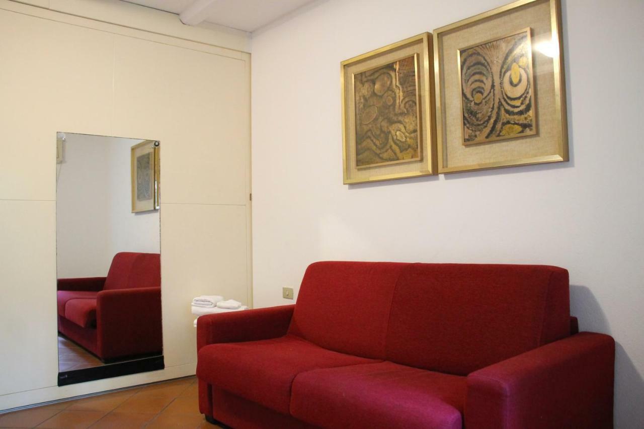 Basement Turati 3 -Consulates District Lejlighed Milano Eksteriør billede