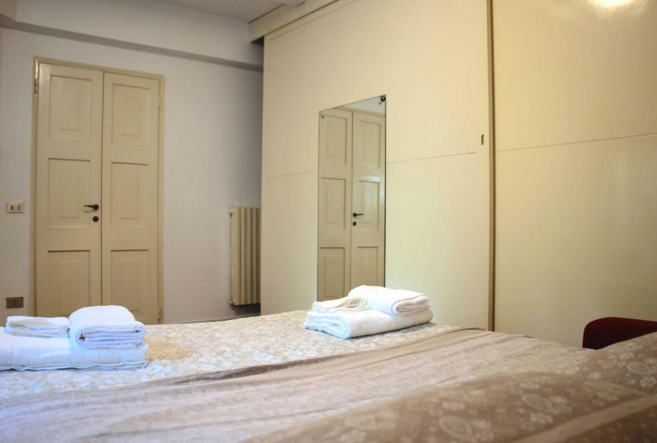 Basement Turati 3 -Consulates District Lejlighed Milano Eksteriør billede