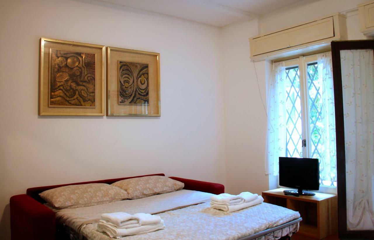 Basement Turati 3 -Consulates District Lejlighed Milano Eksteriør billede